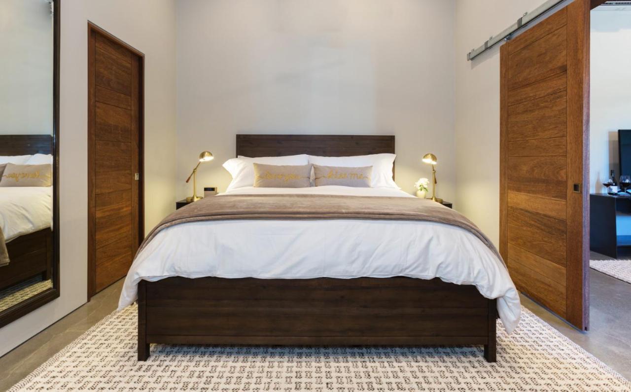 Bed And Barrel At Stonehouse Cellars Panzió Clearlake Oaks Kültér fotó